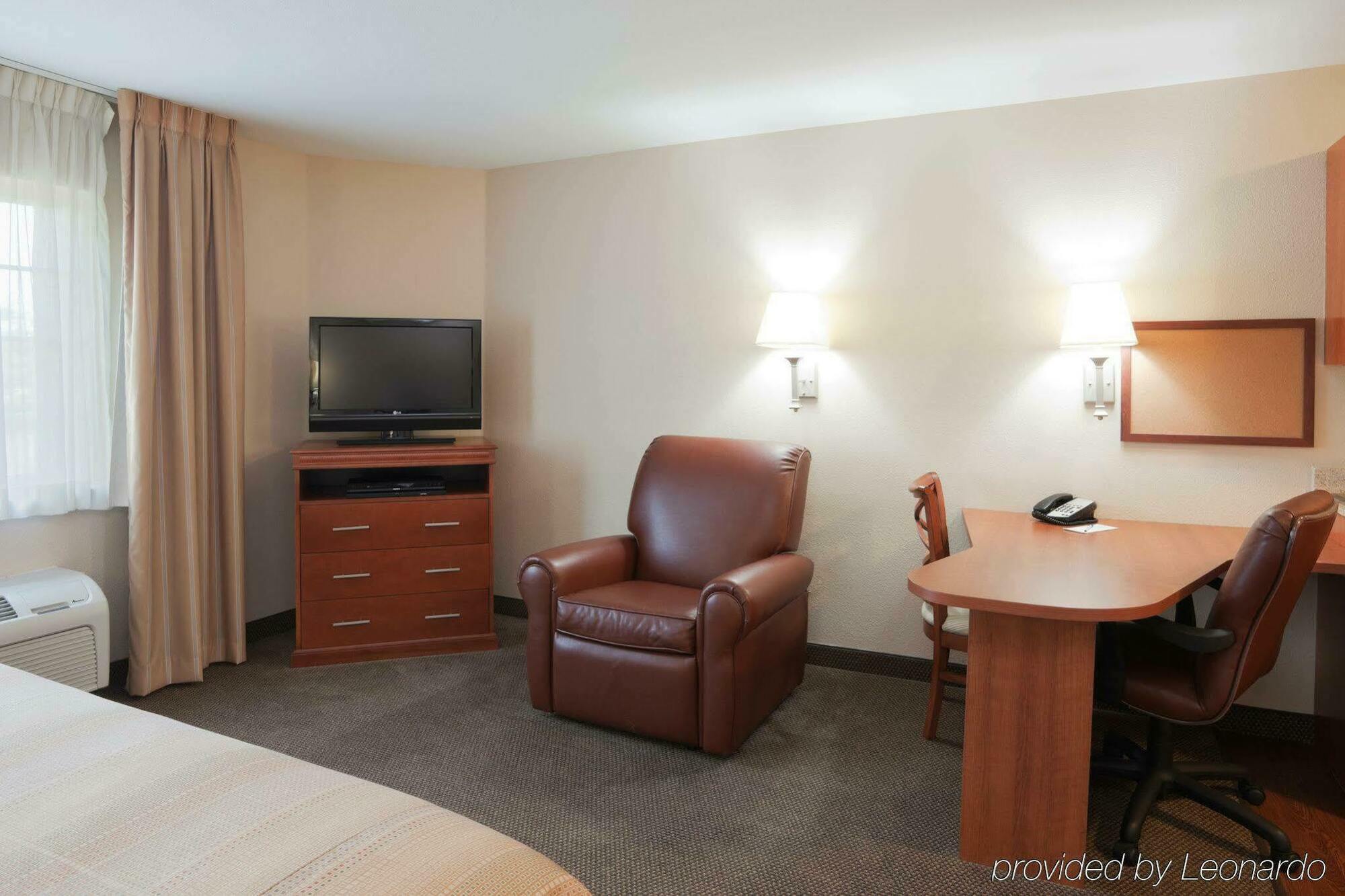 Candlewood Suites Lafayette - River Ranch By Ihg Room photo
